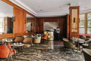 Daily buffet breakfast for a fee - Hotel Atala Champs Elysées (Paris)