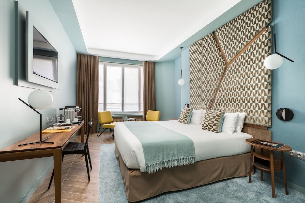 Kamar Double Deluks | Minibar, brankas, dan dilengkapi dengan perabotan berbeda-beda