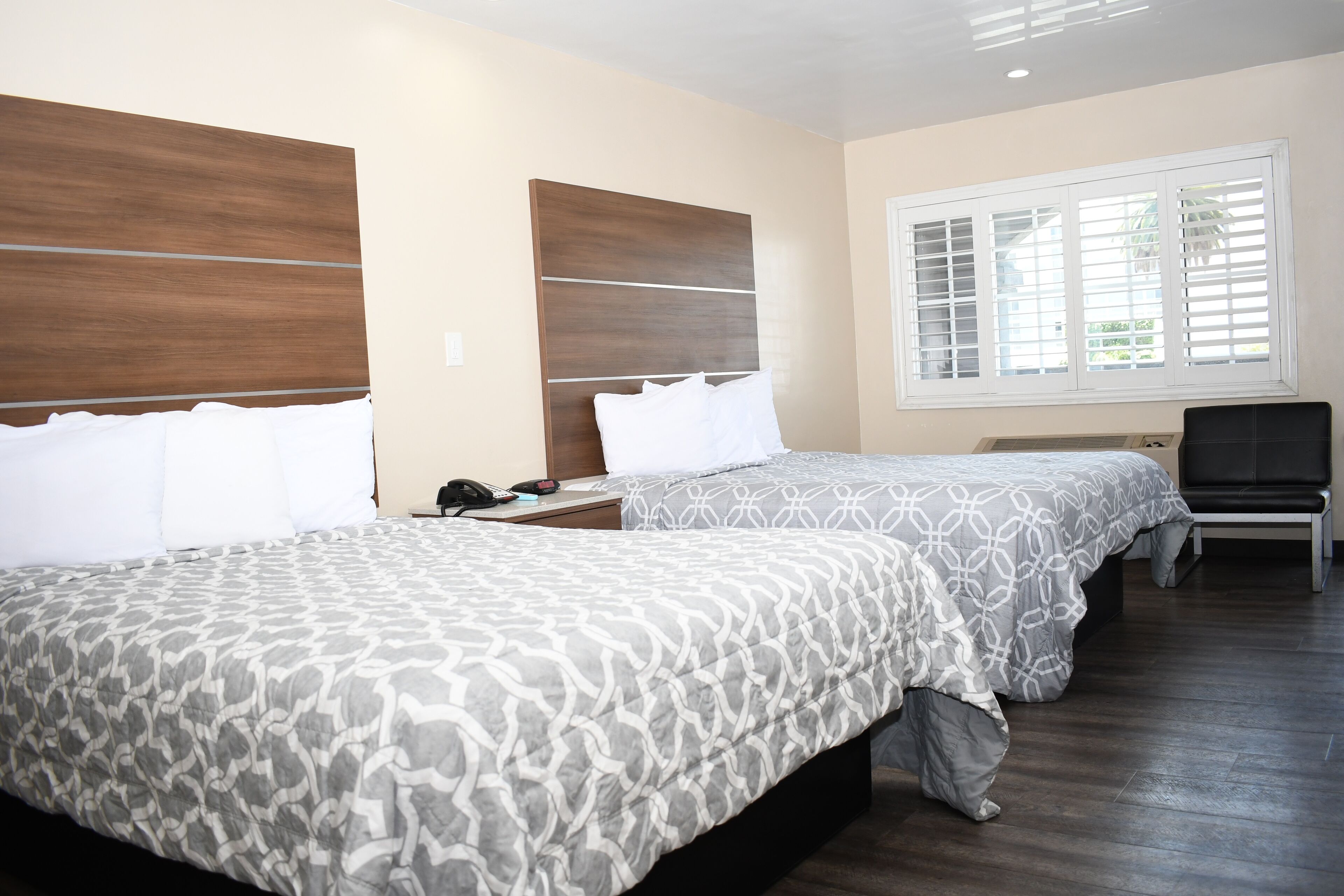 Travelodge by Wyndham Long Beach Convention Center