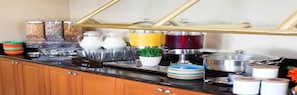Tägliches inbegriffenes Frühstück zur Selbstbedienung