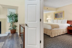 Literie de qualité supérieure, surmatelas, bureau