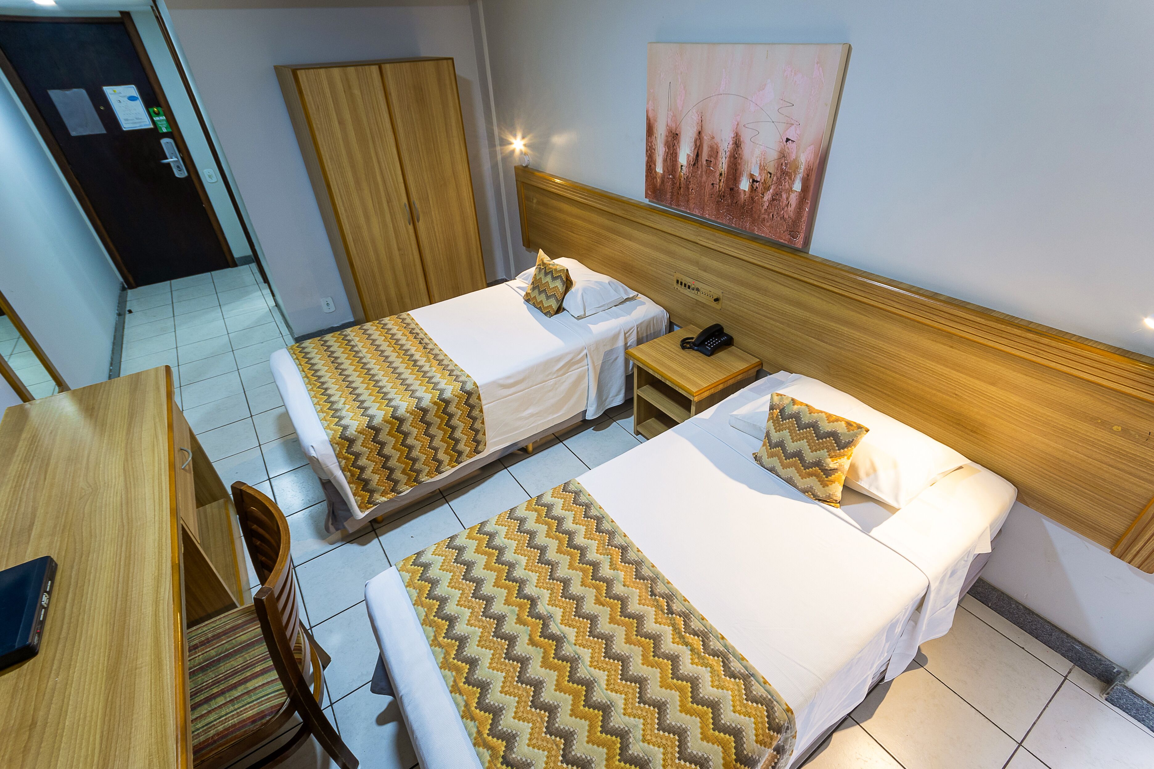 quarto solteiro superior | 1 bedroom, minibar, in-room safe, free wifi