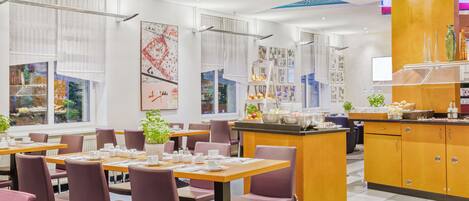 Buffet breakfast on weekdays (EUR 19 per person)