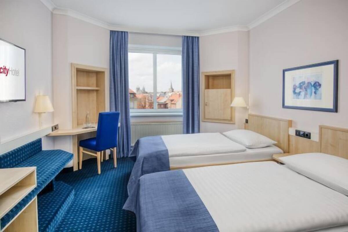 In-room safe, desk, soundproofing, free WiFi