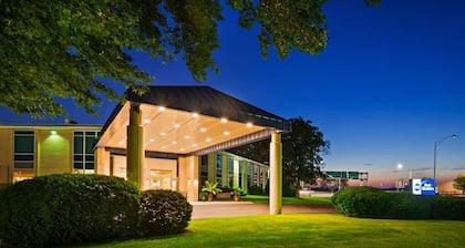 Surestay Plus by Best Western Syracuse Airport Htl