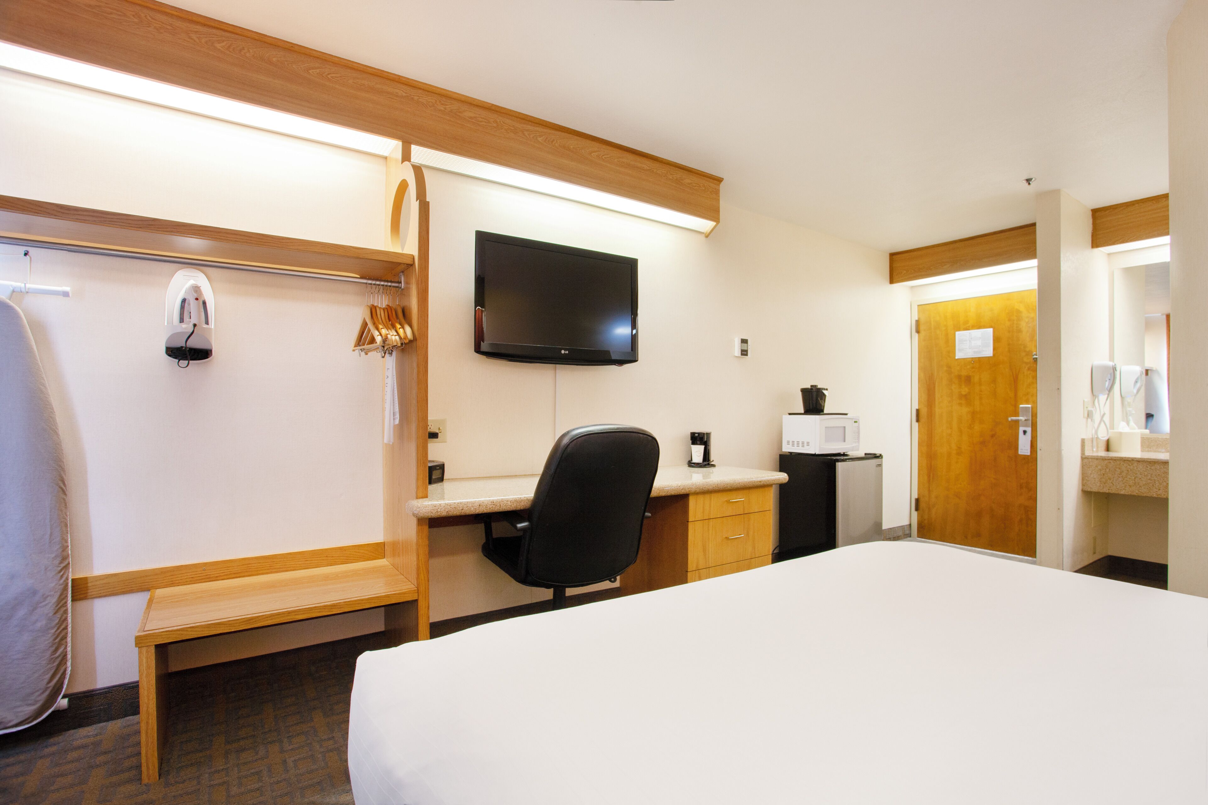 one queen bed, non-smoking | 1 bedroom, desk, laptop workspace, iron/ironing board