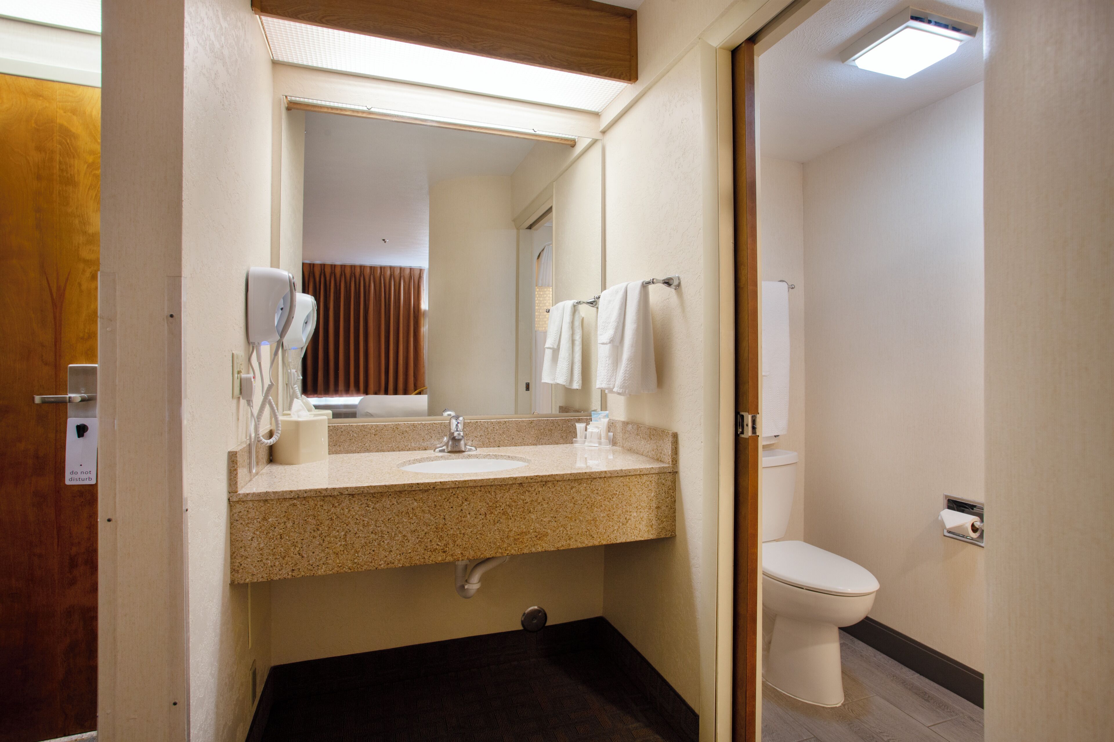 one queen bed, non-smoking | bathroom | shower, hair dryer, towels