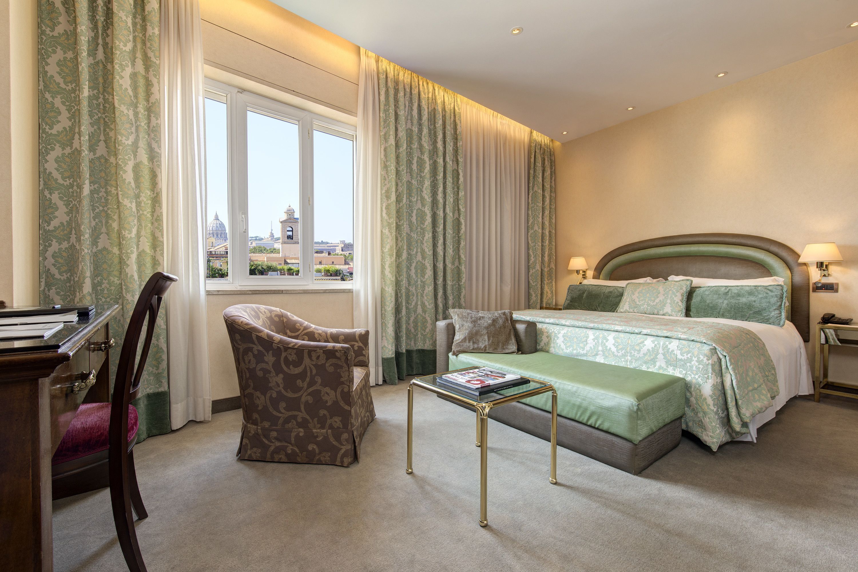 suite (la dolce vita) | frette italian sheets, premium bedding, down duvets, minibar