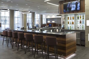 Bar (en la propiedad)