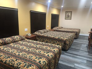 Kamer, Meerdere bedden | Gratis wifi, beddengoed, rolstoeltoegang