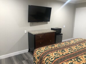 Standardzimmer, 1 King-Bett, Whirlpool | Verdunkelungsvorhänge, Bügeleisen/Bügelbrett, Zustellbetten