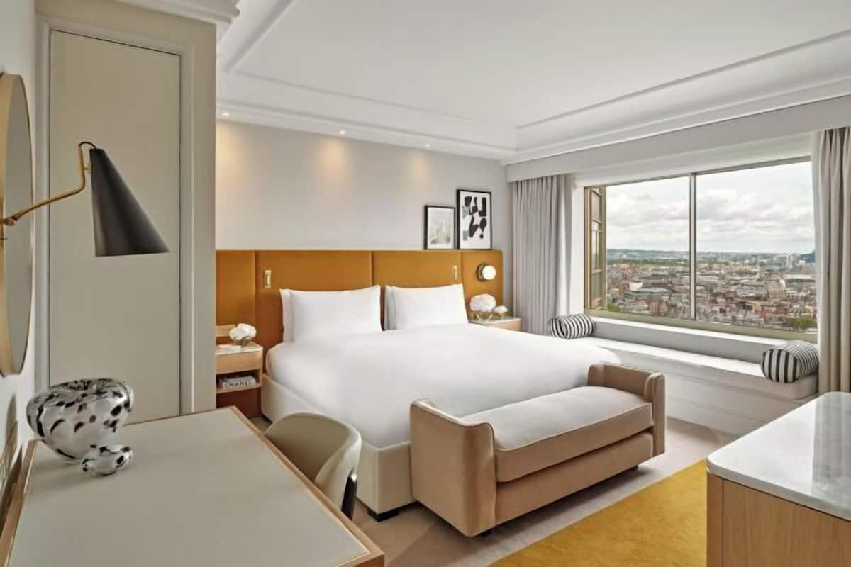 1 Schlafzimmer, hochwertige Bettwaren, Zimmersafe, Schreibtisch