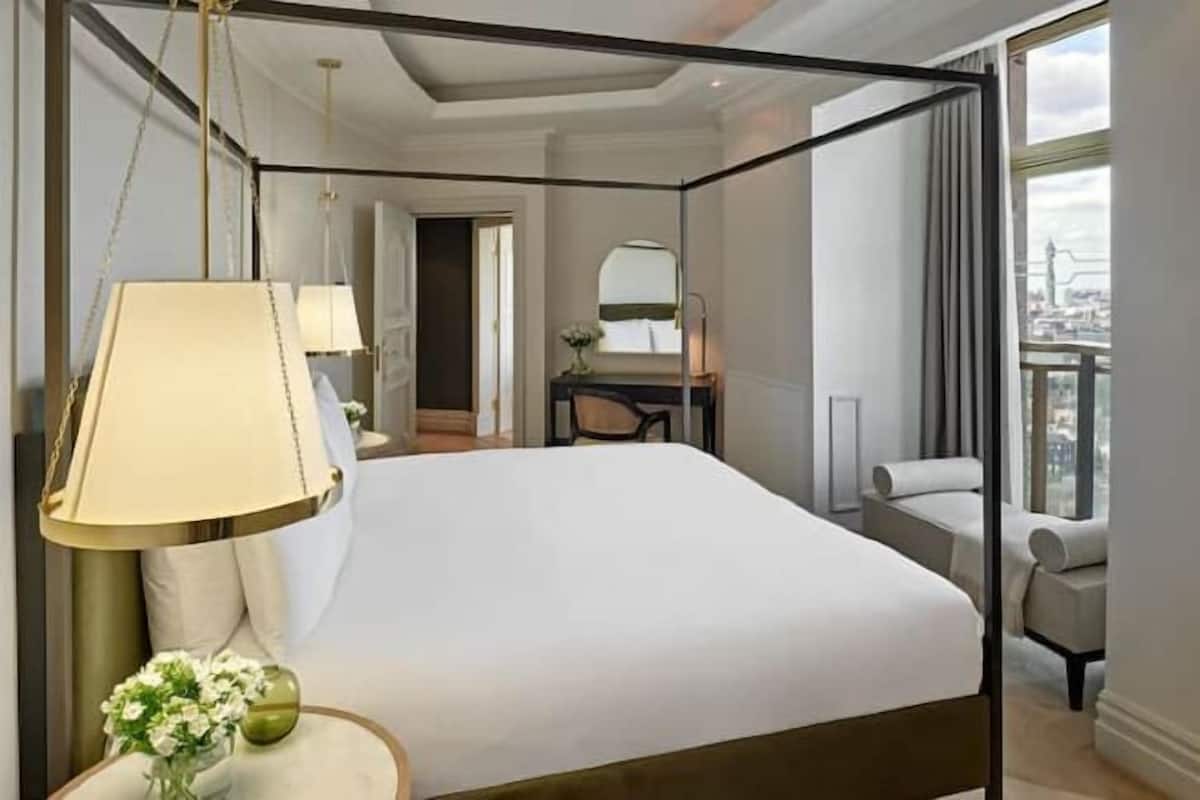 1 Schlafzimmer, hochwertige Bettwaren, Zimmersafe, Schreibtisch
