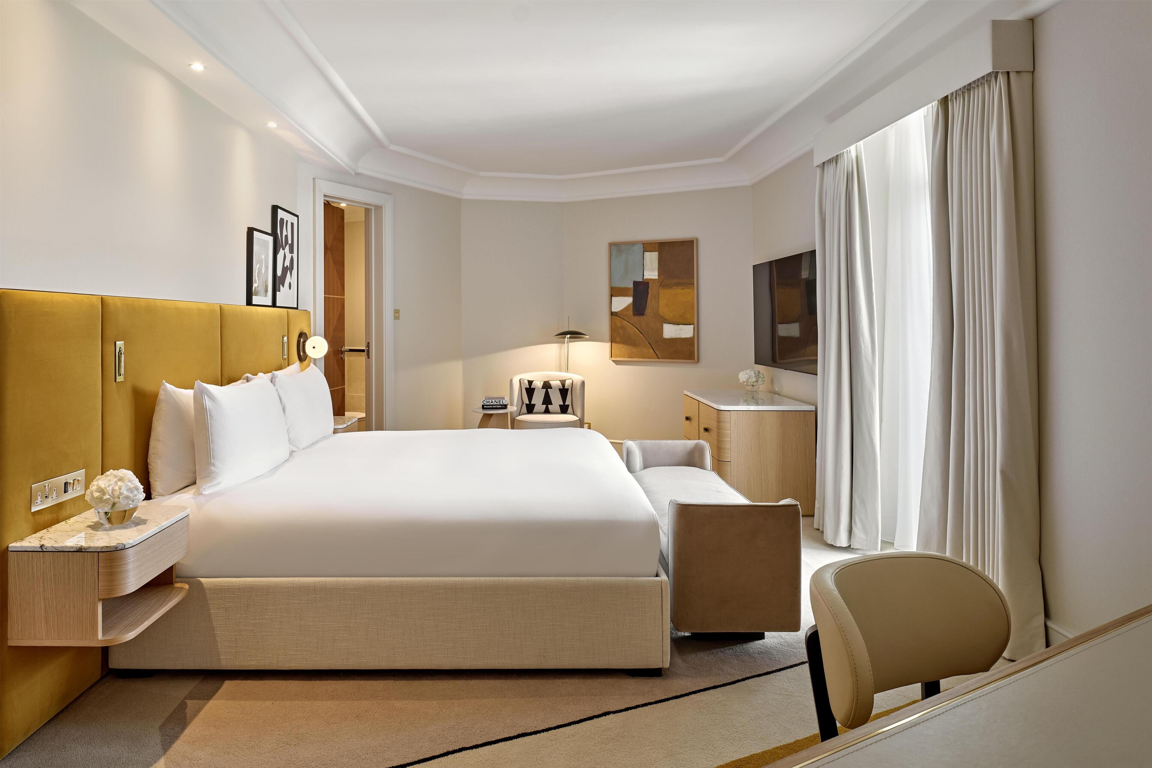 Suite, 1 King Bed (Newly Refurbed Cambridge Suite) | Premium bedding, in-room safe, desk, laptop workspace