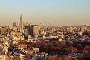 Premium bedding, in-room safe, desk, laptop workspace - London Hilton on Park Lane (London)