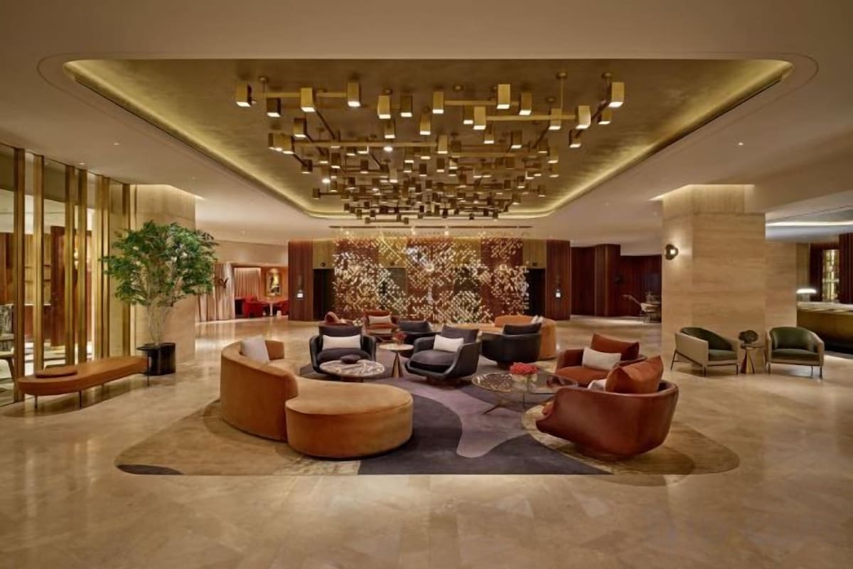 Balmoral Suite