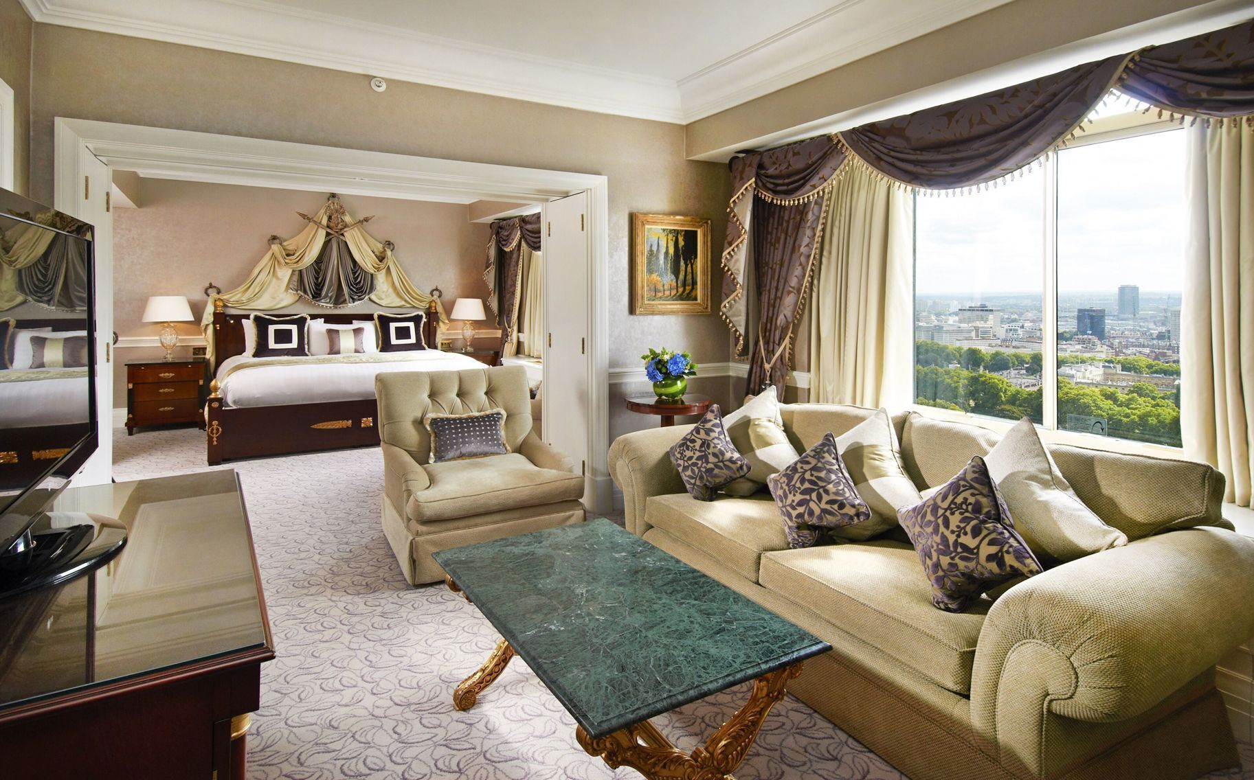Premium bedding, in-room safe, desk, laptop workspace