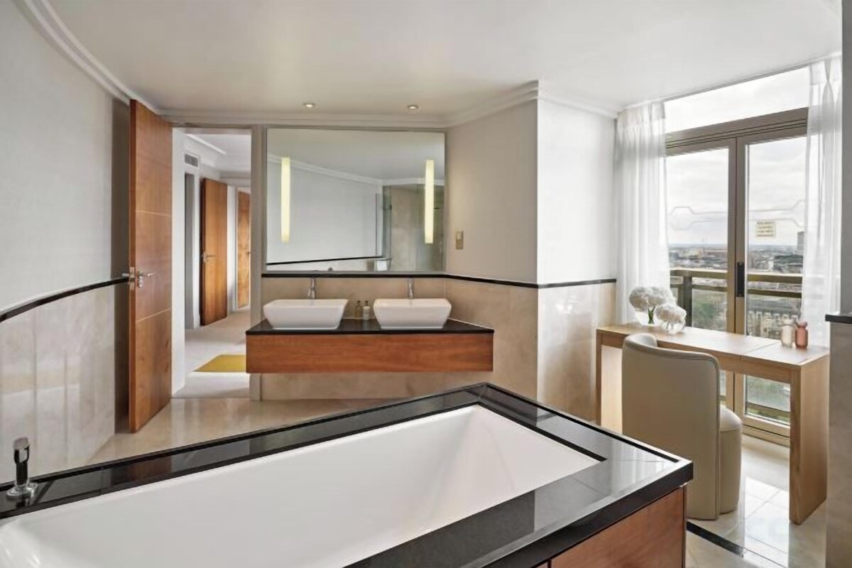 Bathroom | Free toiletries, hair dryer, towels
