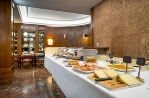 Daily buffet breakfast for a fee