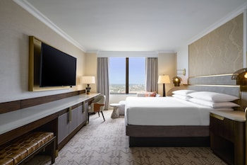 Premium bedding, pillowtop beds, in-room safe, desk at JW Marriott Houston by the Galleria