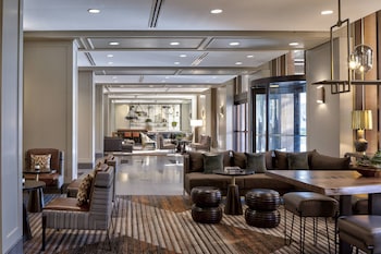 Serves lunch and dinner at JW Marriott Houston by the Galleria