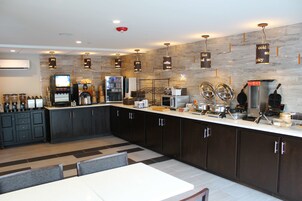 包含每 日全套早餐