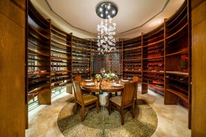Lunch, dinner served; international cuisine, pool views 
