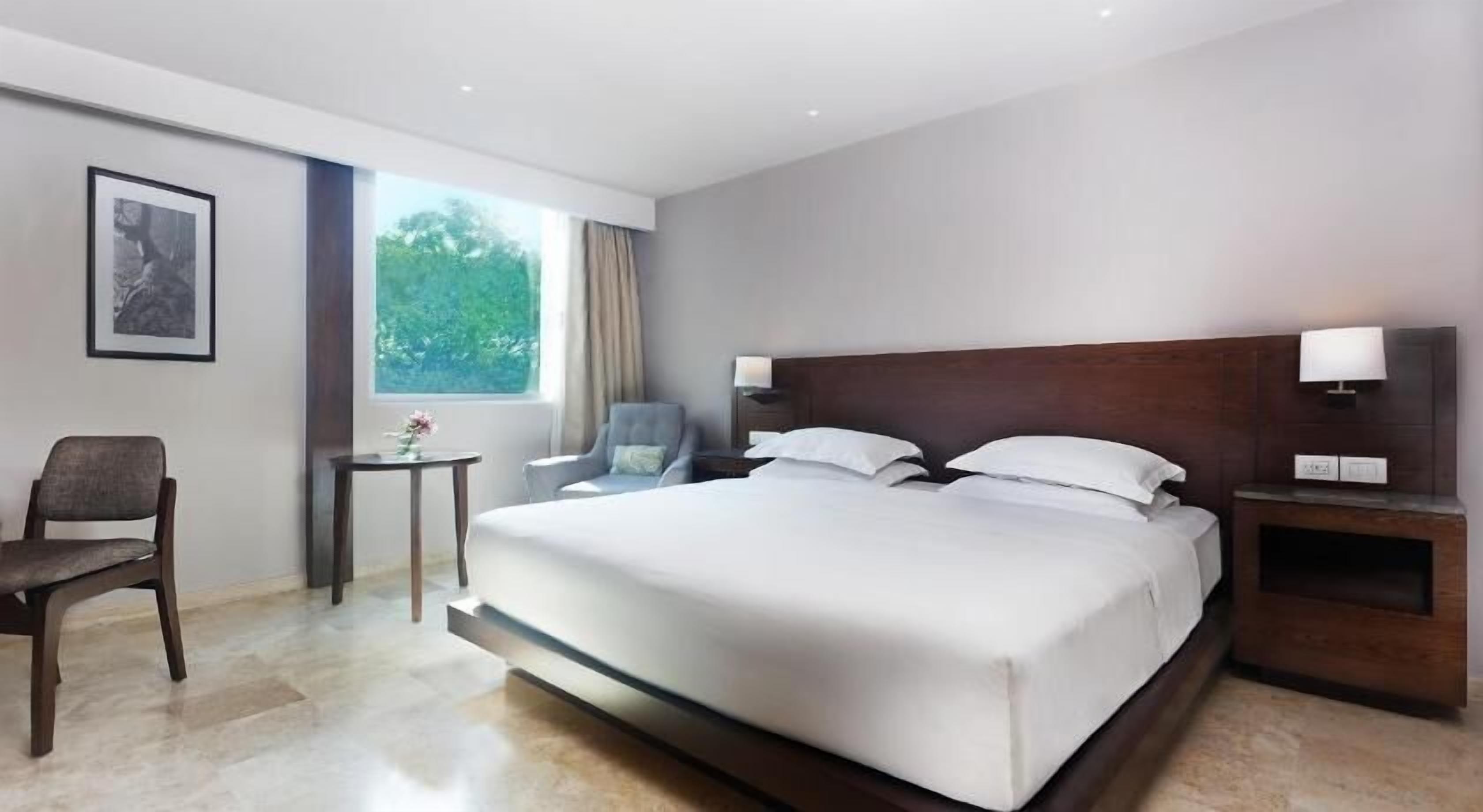 Hypoallergeen beddengoed, een minibar, een kluis op de kamer, een bureau