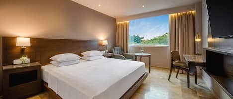 Room, 1 King Bed | Hypo-allergenic bedding, minibar, in-room safe, desk