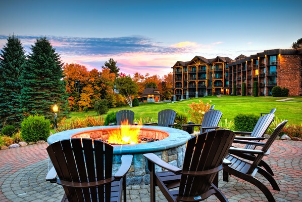Exterior - Crowne Plaza Lake Placid by IHG (Lake Placid)