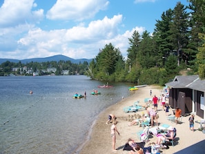 Privat strand i närheten och gratis transport till/från stranden