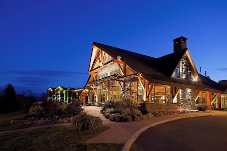Exterior. Grandview Lake Placid
