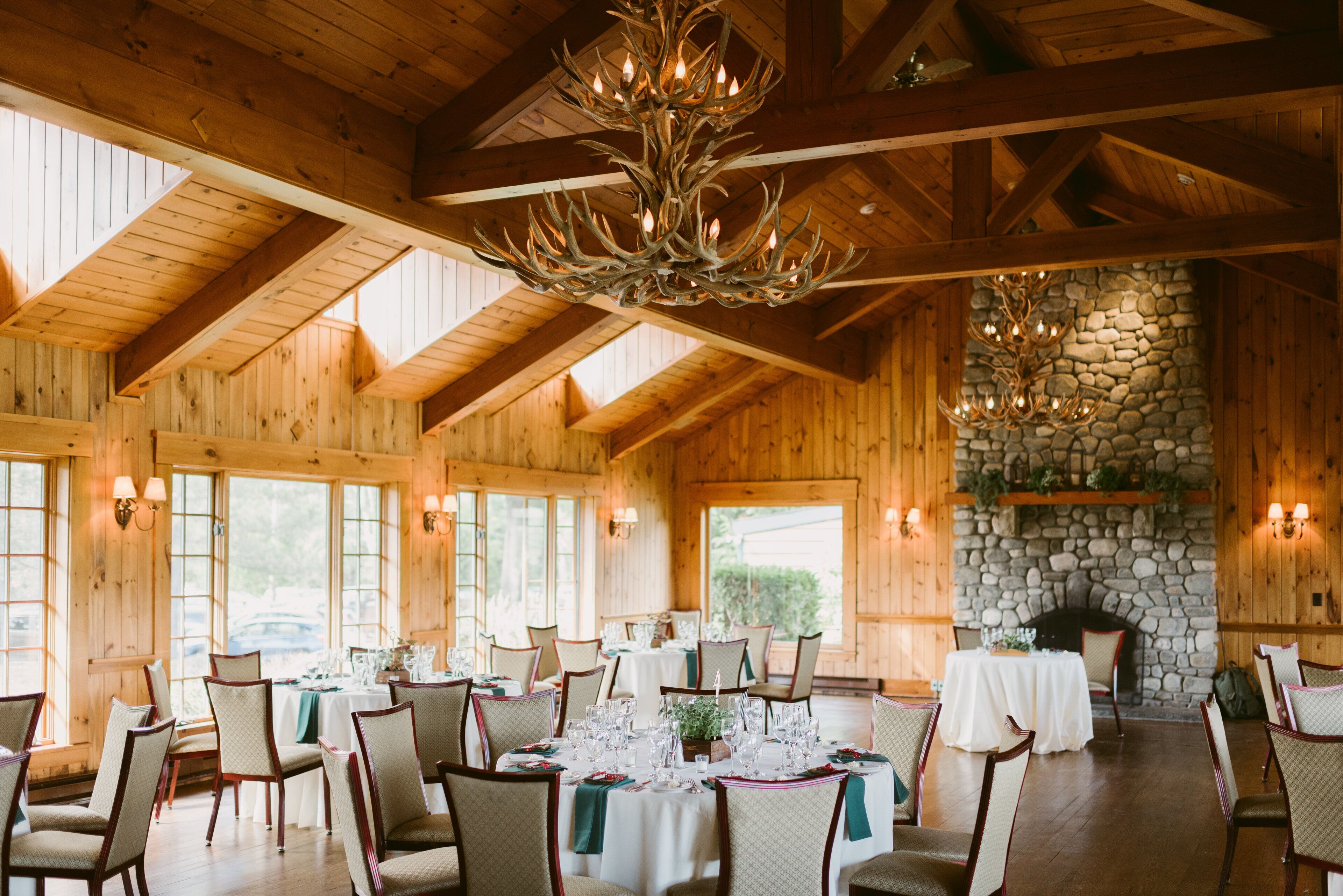 breakfast, lunch and dinner served