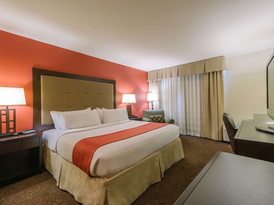 Desk, laptop workspace, iron/ironing board, free cots/infant beds