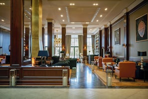 Lobby lounge, garden views, open daily