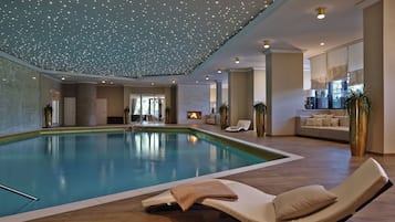 Piscine couverte, piscine extérieure (ouverte en saison)