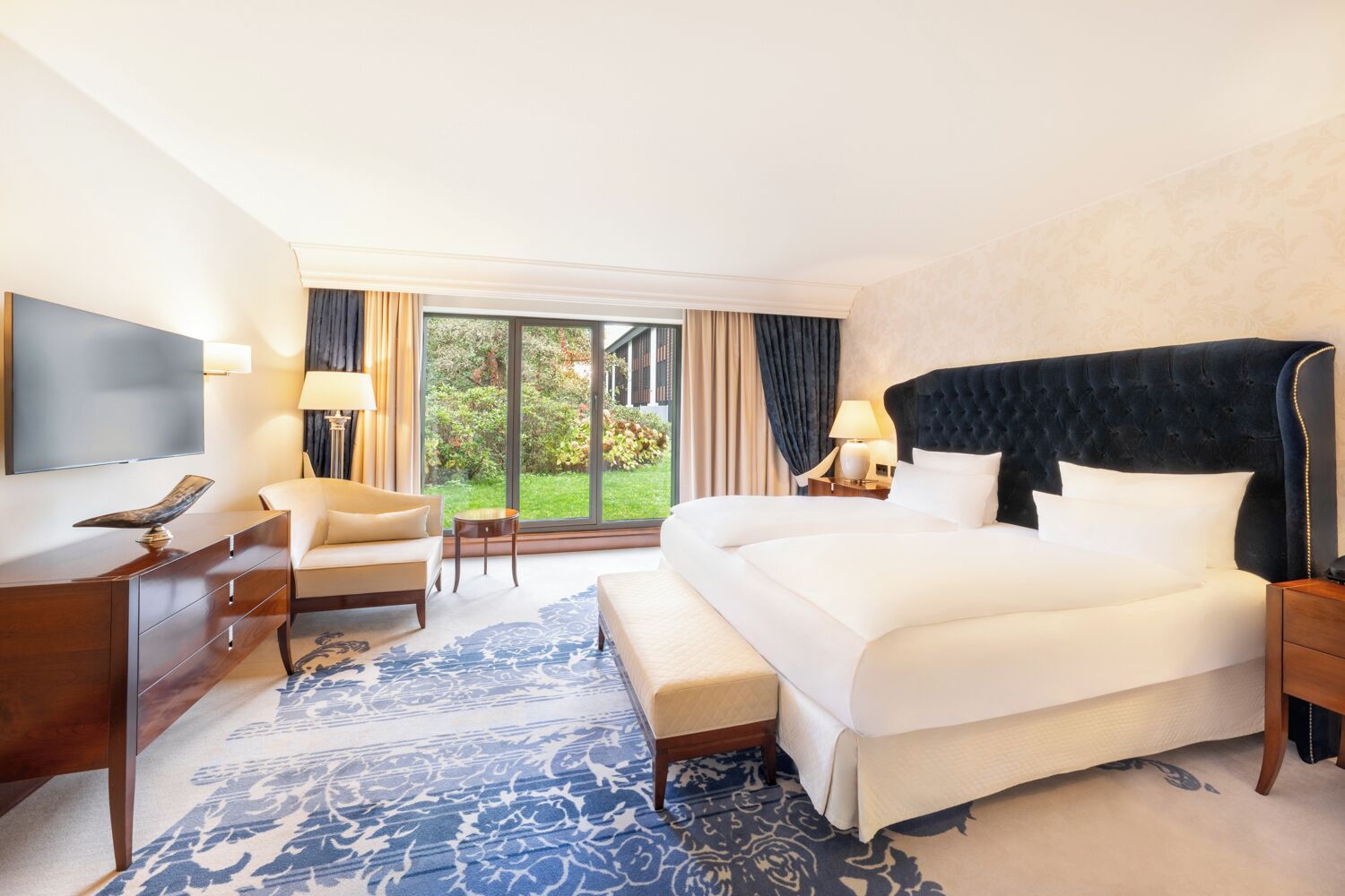 Suite, 1 kingsize bed | Luxe beddengoed, een kluis op de kamer, een bureau, een laptopwerkplek