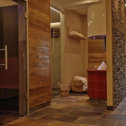 Couples treatment rooms, sauna, steam room, body treatments