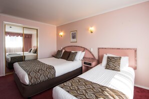 Standard Room, Multiple Beds, Non Smoking | Minibar, in-room safe, iron/ironing board, free WiFi - Best Western Balmoral Motor Inn (Goodwood)