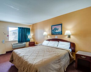 Escritorio, wifi gratis y ropa de cama