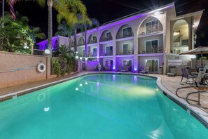 Outdoor pool - Comfort Inn Escondido San Diego North County (Escondido)