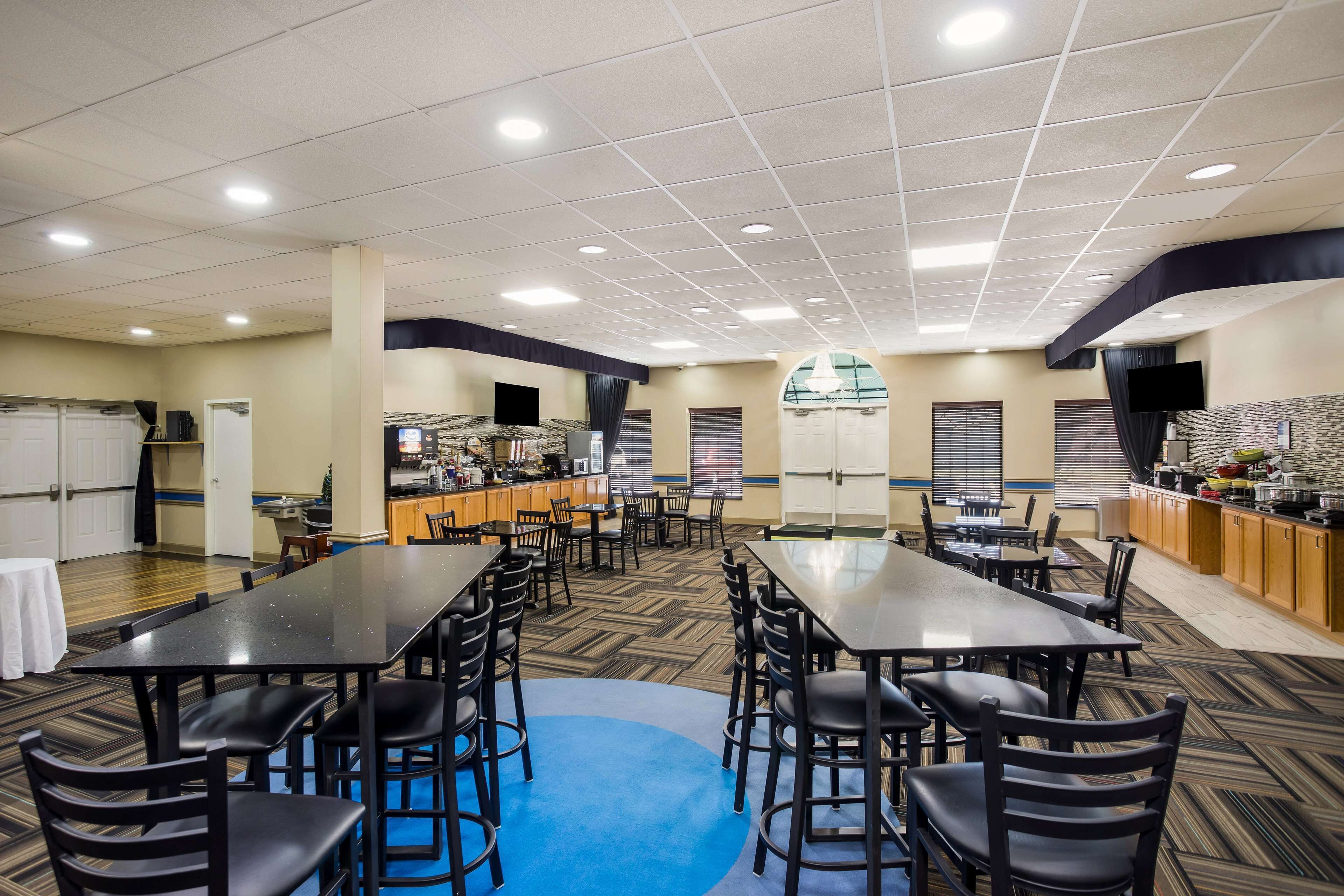 free daily self-service breakfast