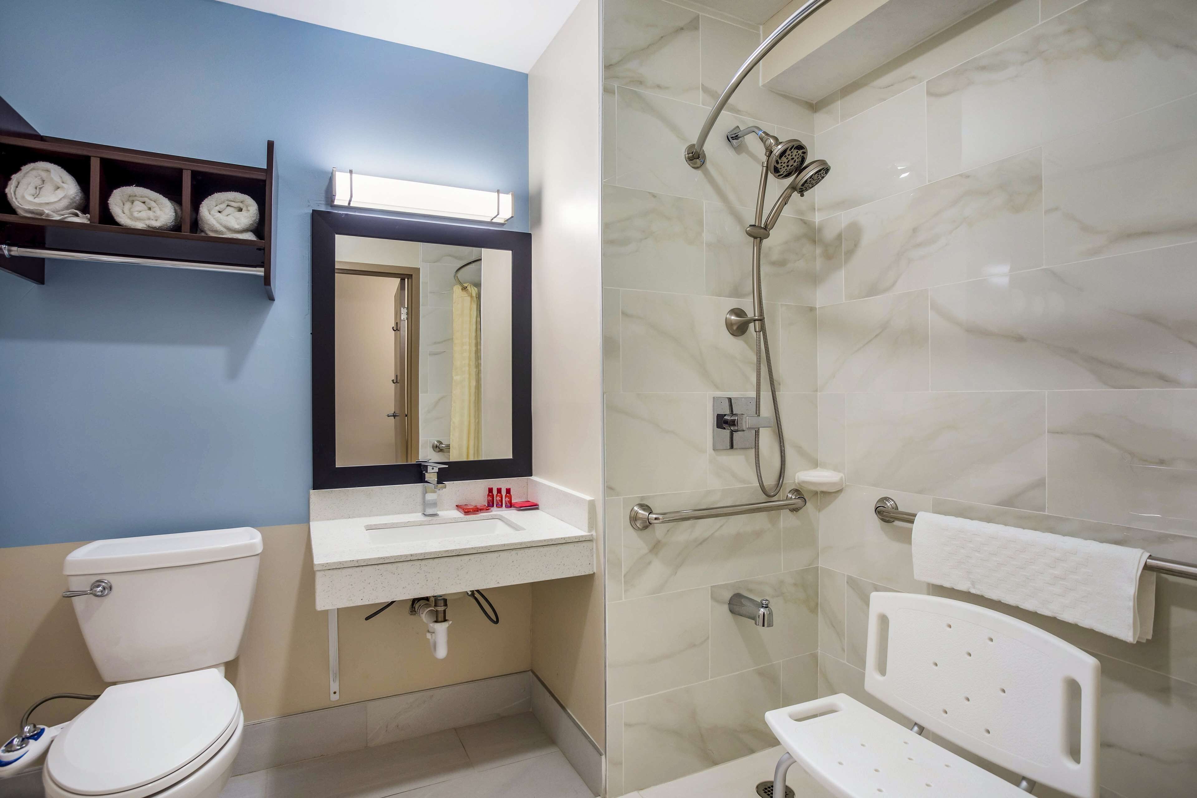 standard room, 2 queen beds, accessible, bathtub | bathroom | combined shower/bathtub, hydromassage showerhead, free toiletries