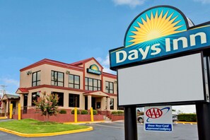Exterior - Days Inn by Wyndham Lawrenceville (Lawrenceville)