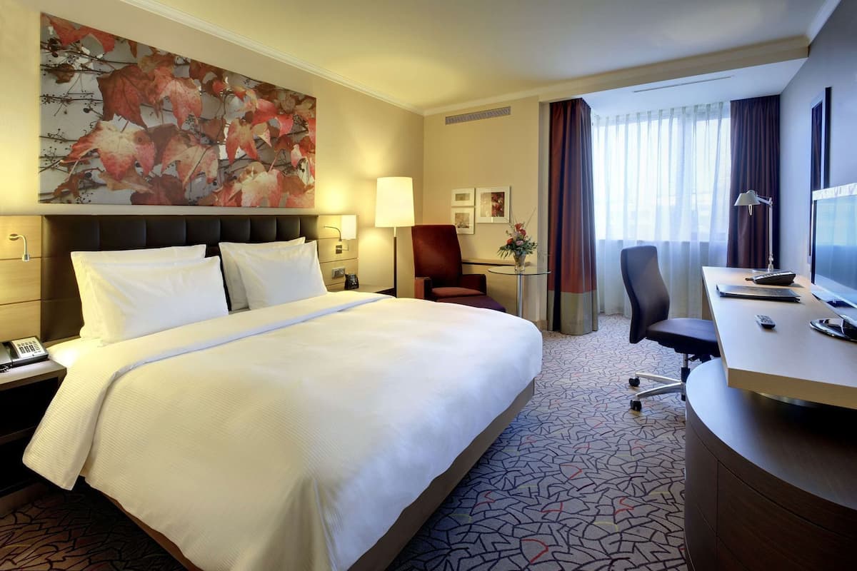 Ropa de cama de alta calidad, cubrecamas y minibar