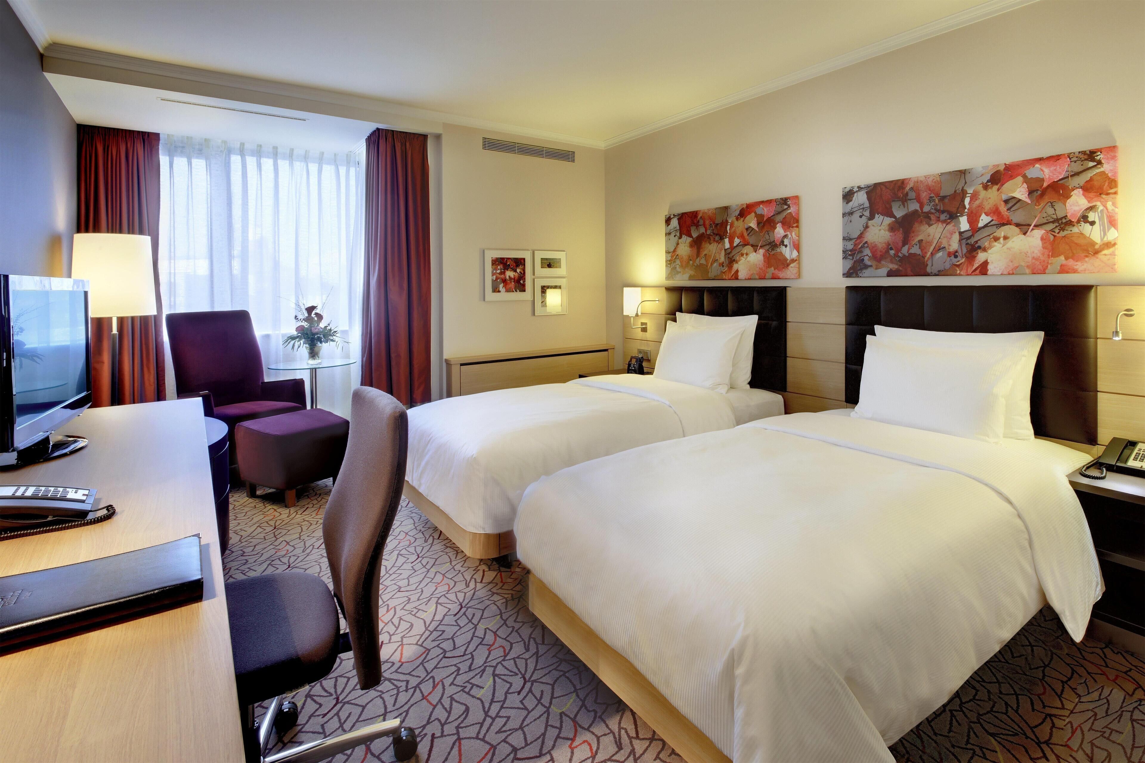 Habitación estándar | Ropa de cama de alta calidad, edredón y minibar 