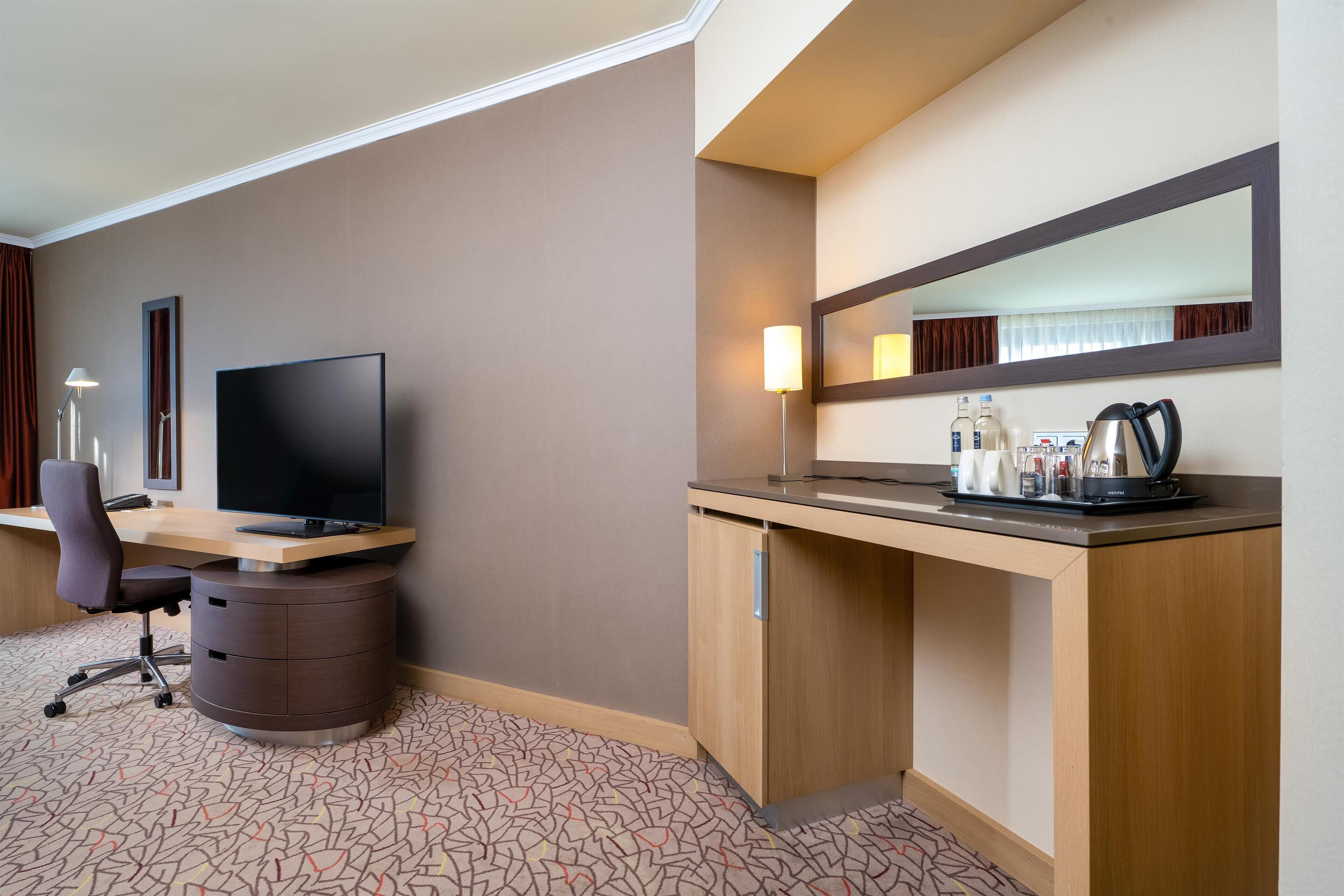 标准房 | 高档床上用品、羽绒被、迷你吧、客房内保险箱