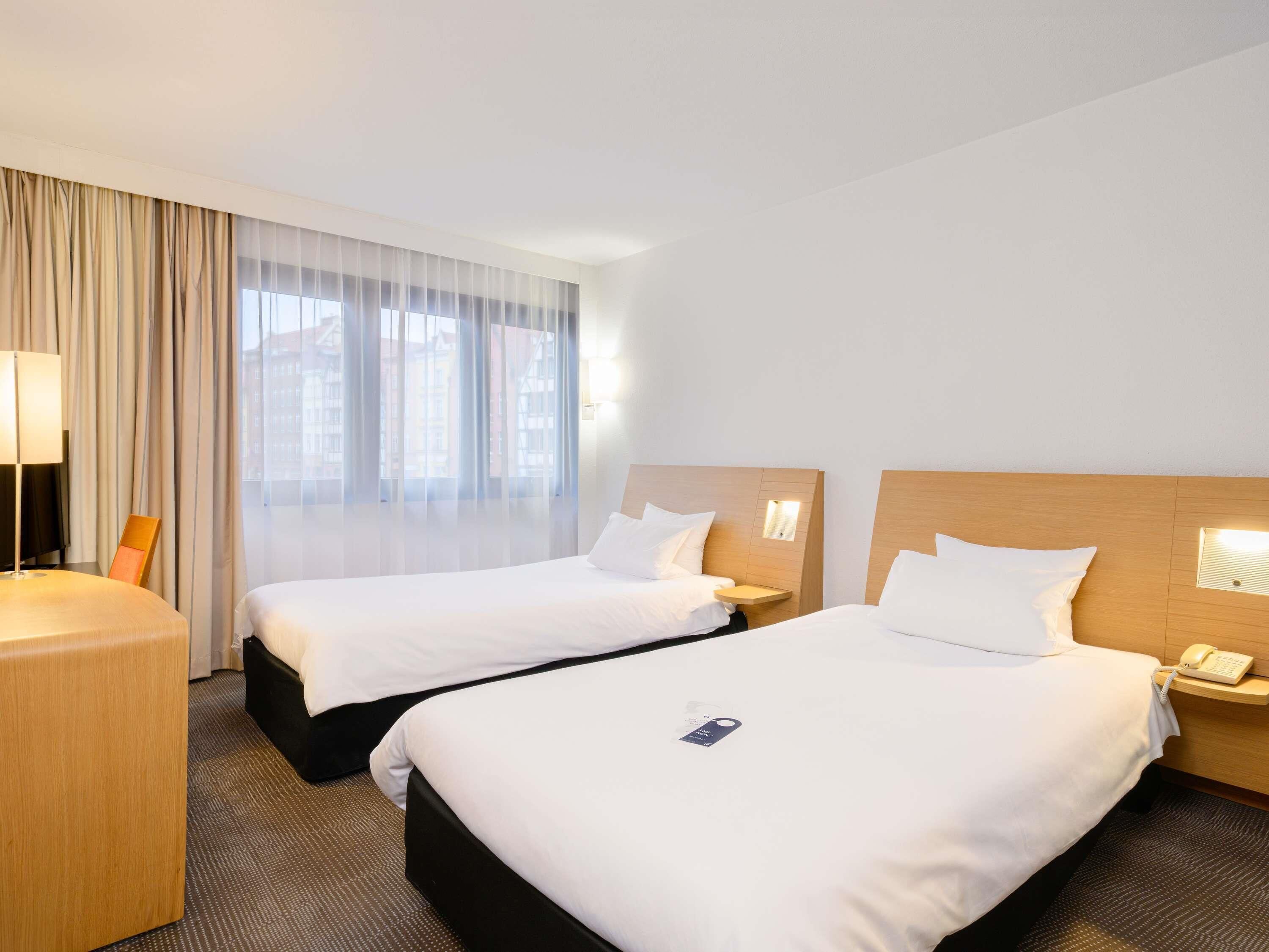 Standard Room with 2 Single Beds | In-room safe, desk, laptop workspace, blackout drapes