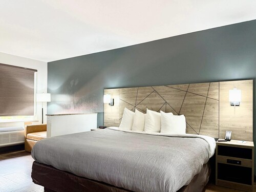 Quality Inn & Suites Greenville I-65