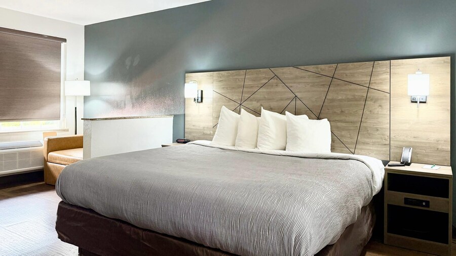 Quality Inn & Suites Greenville I-65